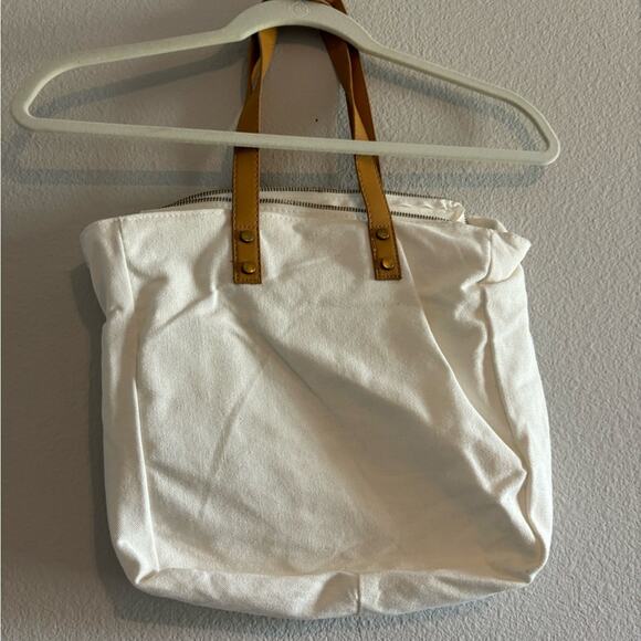 Cozy Earth White Canvas Tote Bag new with tags - Picture 3 of 3